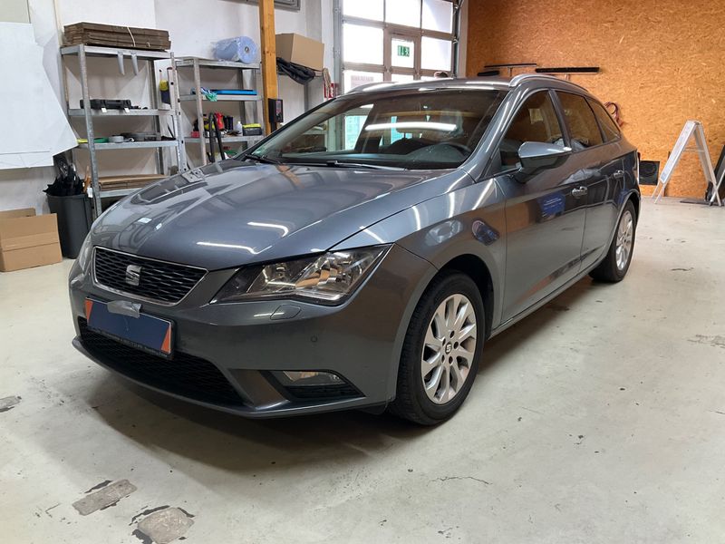 Seat Leon 1.6 TDI — 1/8