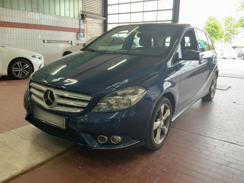Mercedes-Benz B-Klasse B 180 — 1/8