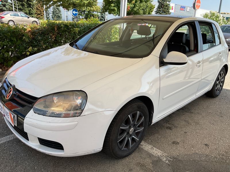 Volkswagen Golf V 1.9 TDI — 1/8