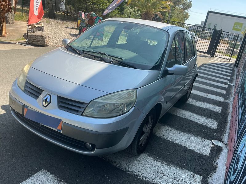 Renault Scenic 1.9 dCi — фото 1