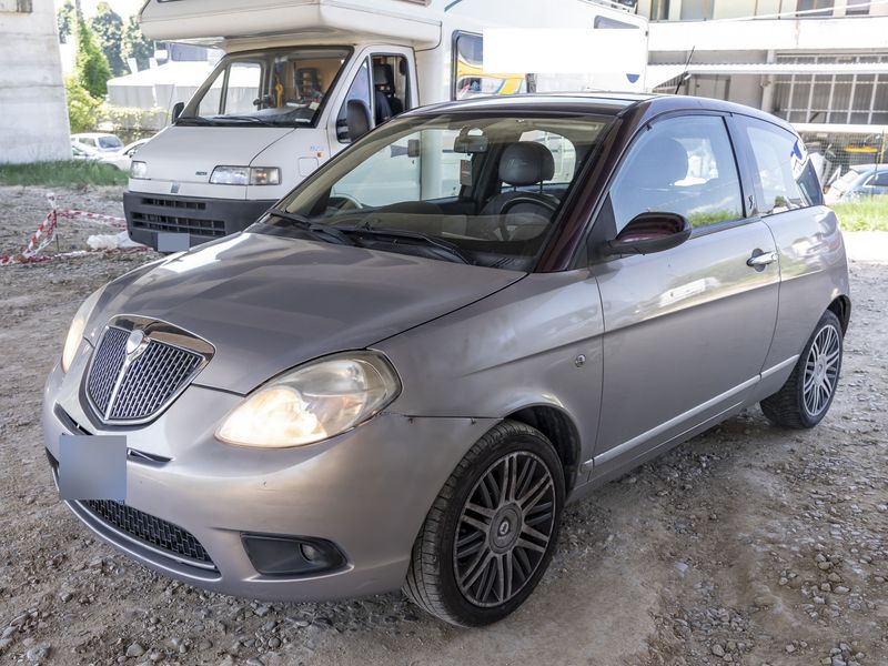 Lancia Ypsilon 1.4 — 1/8