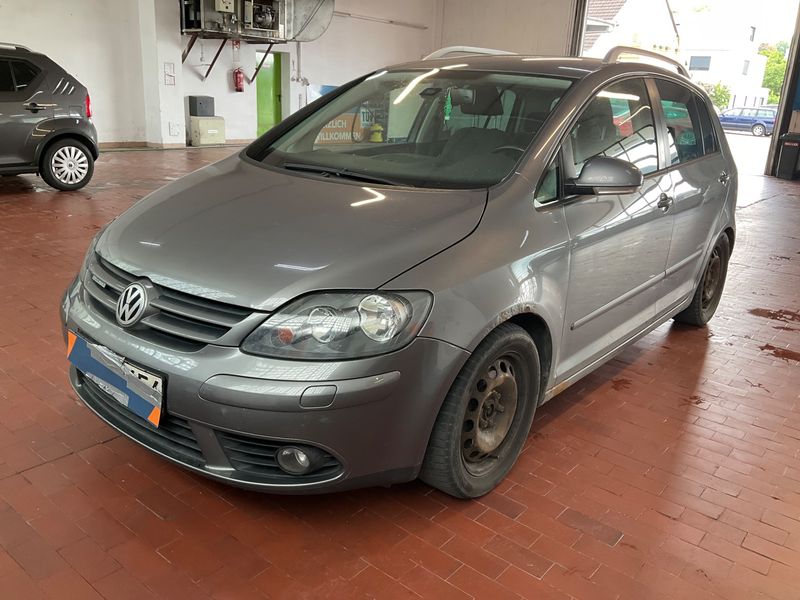 Volkswagen Golf V Plus 1.9 TDI — 1/8