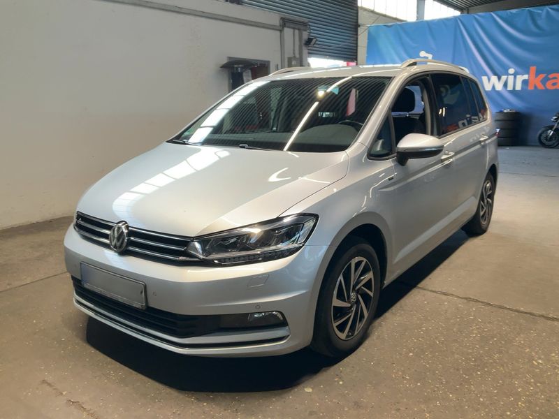 Volkswagen Touran 1.6 TDI — фото 1