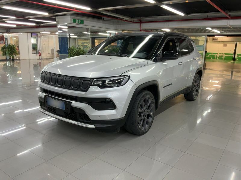Jeep Compass 1.3 T4 4xe Plug-in Hybrid — фото 1