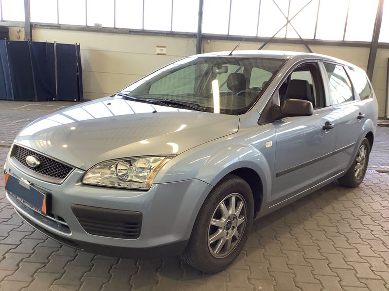 Ford Focus 1.8 — 1/8