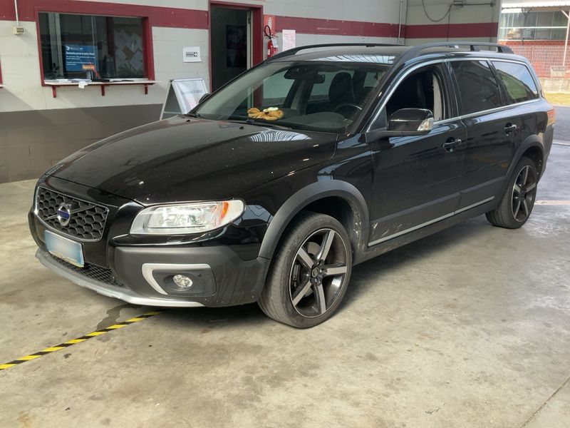 Volvo XC70 2.0 D4 — 1/8