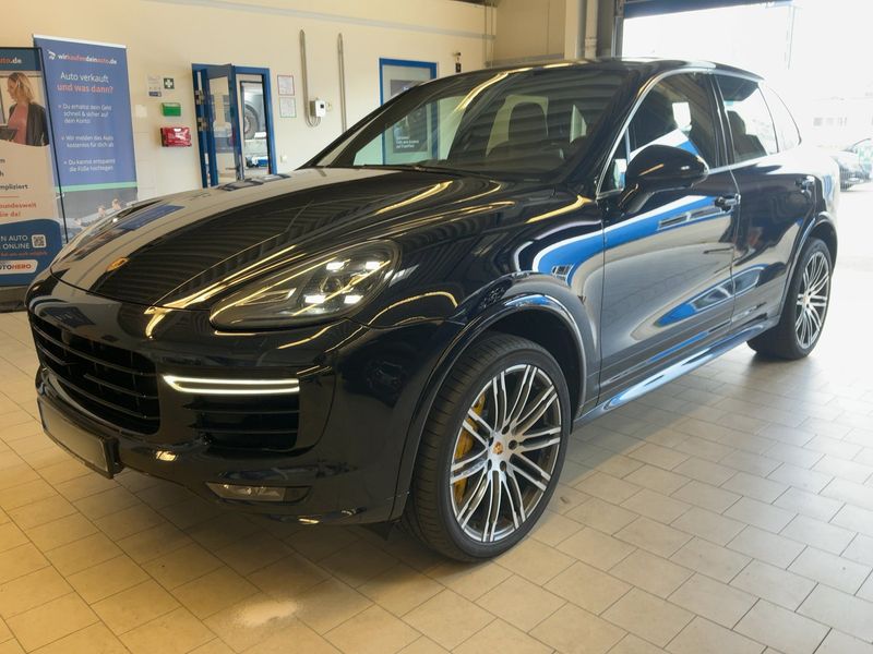 Porsche Cayenne Turbo S — 1/8