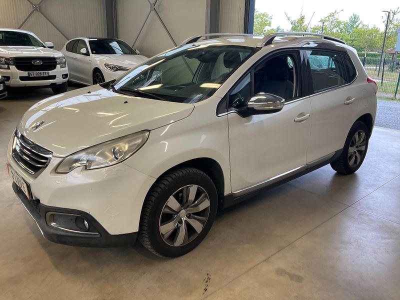 Peugeot 2008 1.2 VTi — 1/8