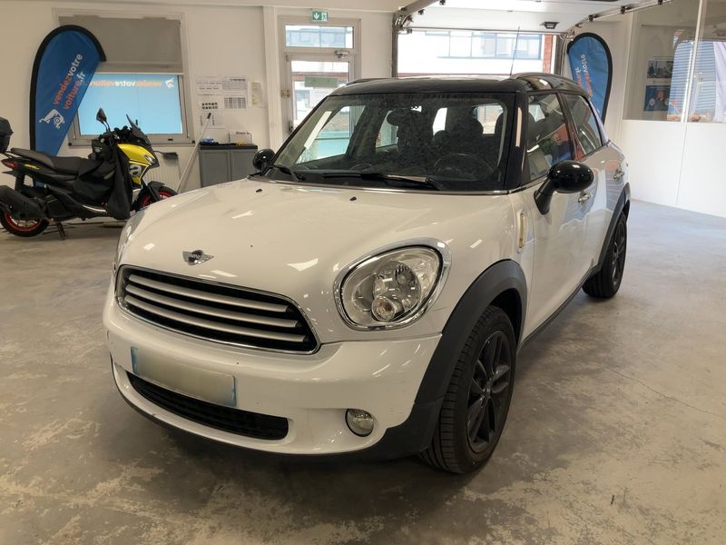 MINI Countryman Cooper D — 1/8