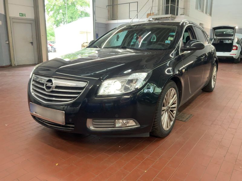 Opel Insignia Sports Tourer 2.0 CDTI Biturbo — 1/8