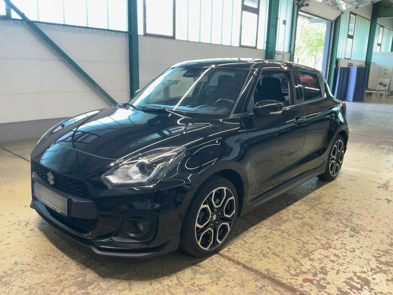 Suzuki Swift 1.4 BoosterJet Mild-Hybrid — 1/8