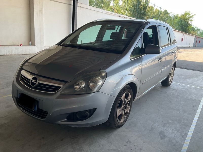 Opel Zafira 1.7 CDTI — 1/8