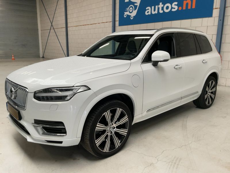 Volvo XC90 2.0 T8 Plug-in Hybrid — 1/8