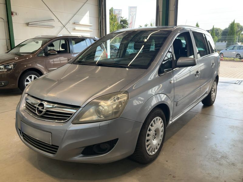 Opel Zafira 1.8 — 1/8