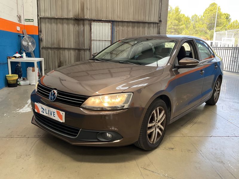 Volkswagen Jetta 1.6 TDI — фото 1