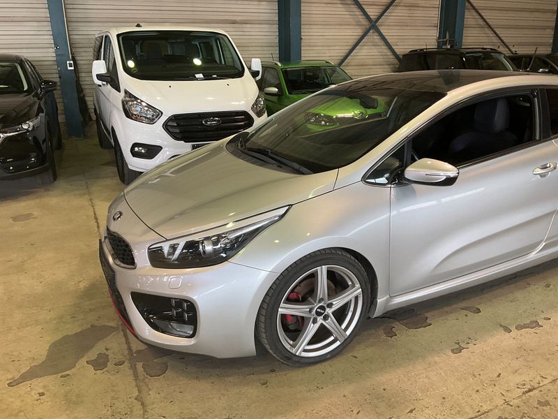 Kia pro_cee'd 1.6 TGDI — 1/8
