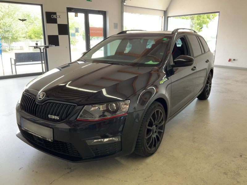 Skoda Octavia 2.0 TSI — 1/8