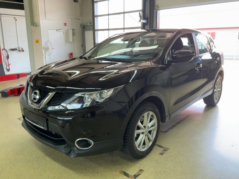 Nissan Qashqai 1.2 — 1/8