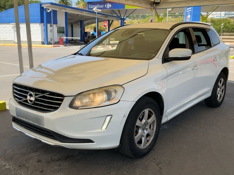 Volvo XC60 2.0 D3 — 1/8
