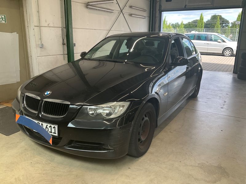 BMW 3er 318i — 1/8