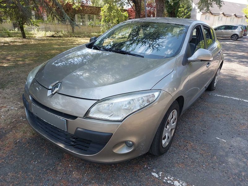 Renault Megane 1.5 dCi — 1/8