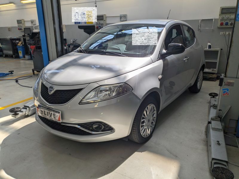 Lancia Ypsilon 1.2 — 1/8