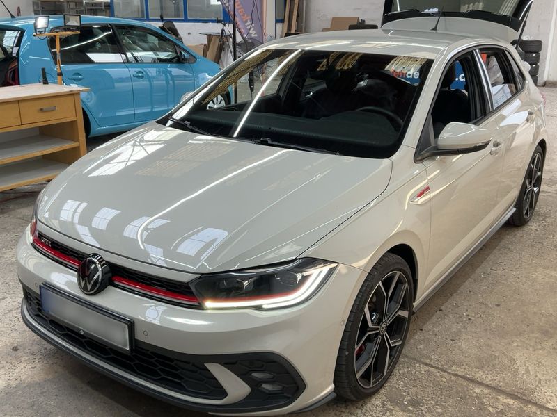 Volkswagen Polo 2.0 TSI — 1/8
