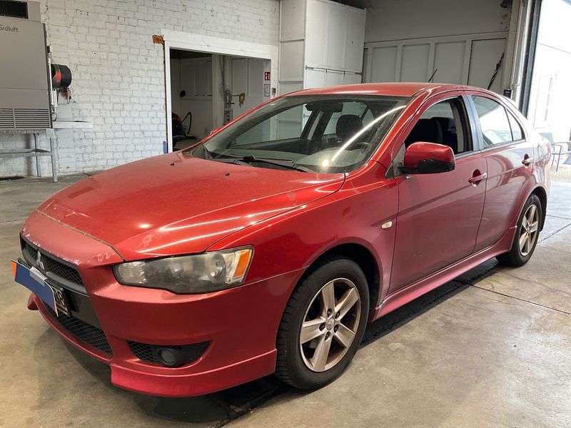 Mitsubishi Lancer 1.8 DOHC — 1/8