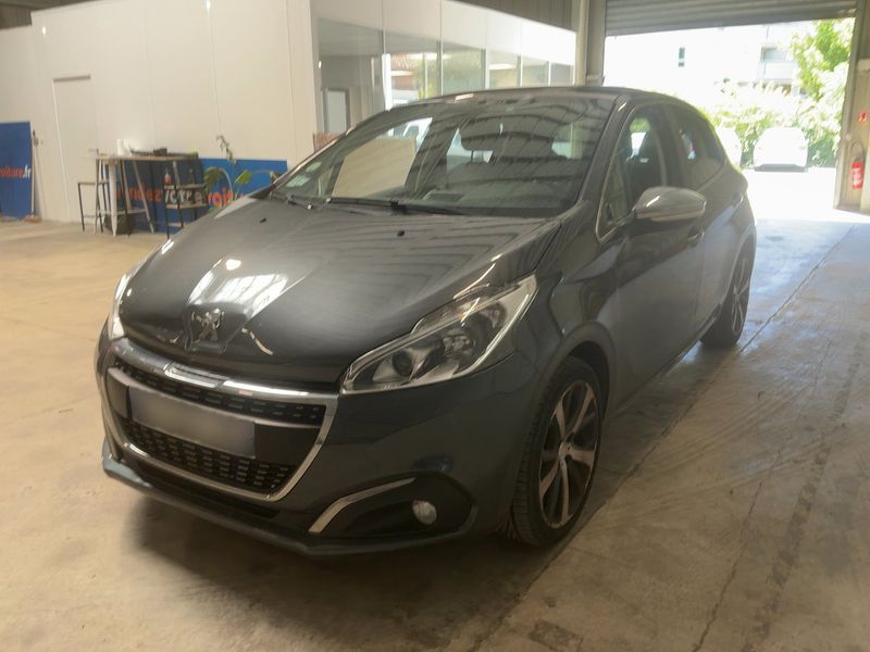 Peugeot 208 1.6 Blue-HDi — фото 1