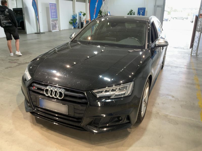 Audi S4 3.0 V6 TFSI — фото 1
