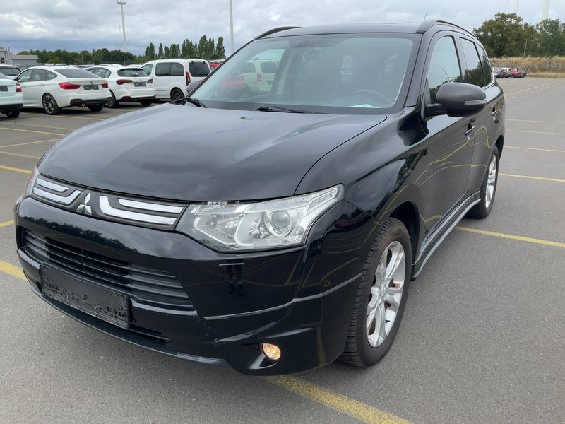 Mitsubishi Outlander 2.2 DI-D — 1/8