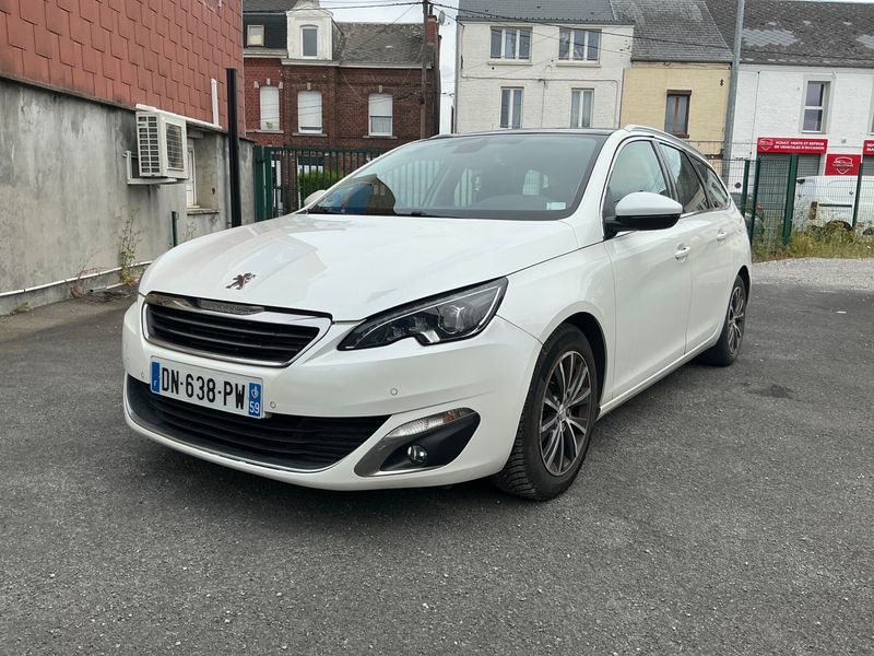 Peugeot 308 1.2 e-THP — фото 1