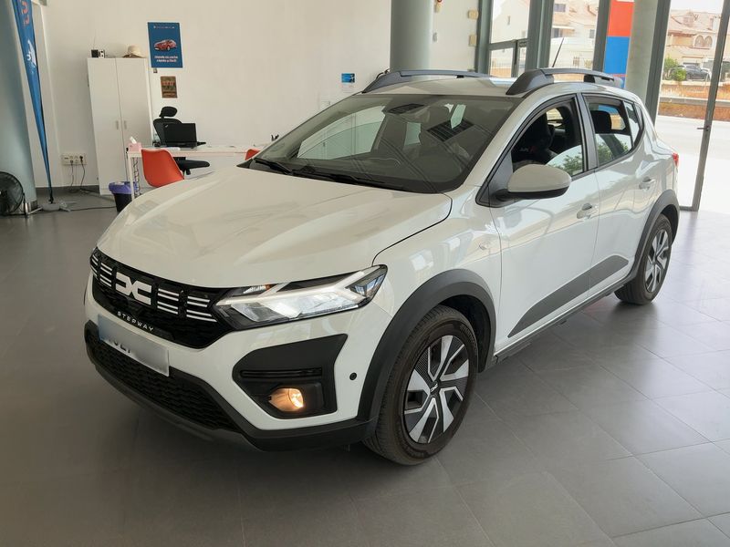Dacia Sandero 1.0 TCe LPG — 1/8