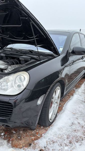 Porsche Cayenne Turbo S — фото 1