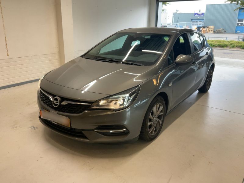 Opel Astra 1.2 Turbo — фото 1
