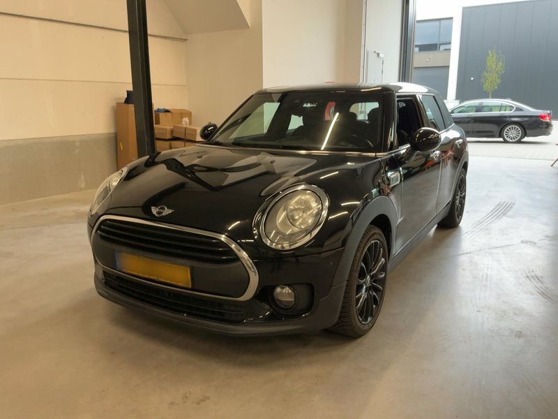 MINI Clubman One D — 1/8