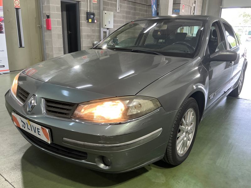Renault Laguna 1.9 dCi — 1/8