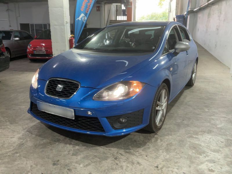 Seat Leon 2.0 TDI — фото 1