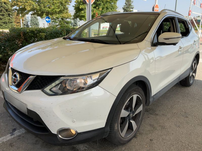 Nissan Qashqai 1.2 — 1/8