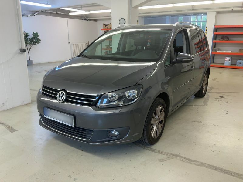 Volkswagen Touran 1.4 TSI — фото 1