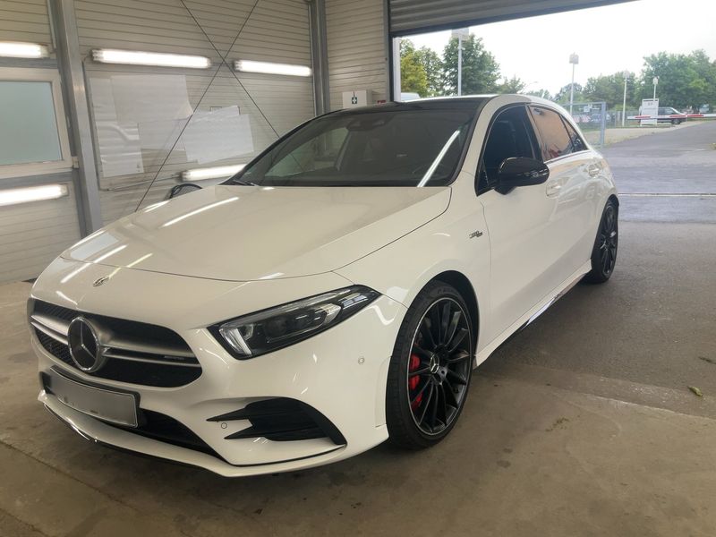 Mercedes-Benz A-Klasse A 35 AMG — 1/8