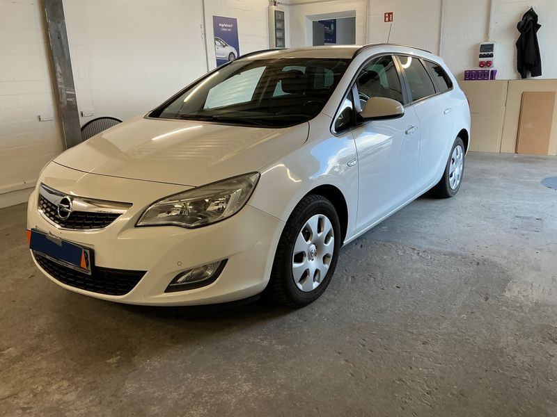 Opel Astra 1.4 Turbo — 1/8