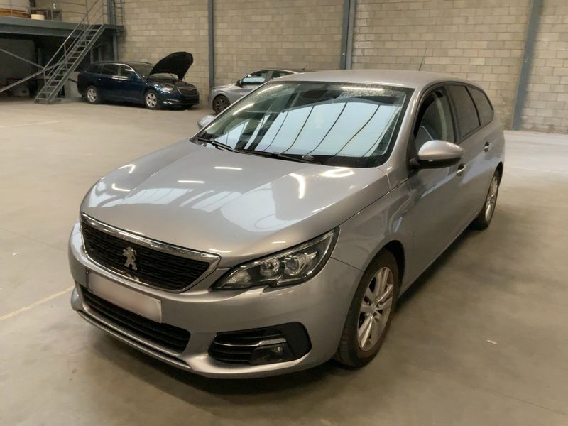 Peugeot 308 1.2 PureTech — 1/8