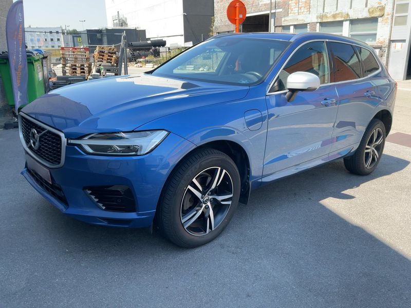 Volvo XC60 2.0 T8 Plug-in Hybrid — фото 1