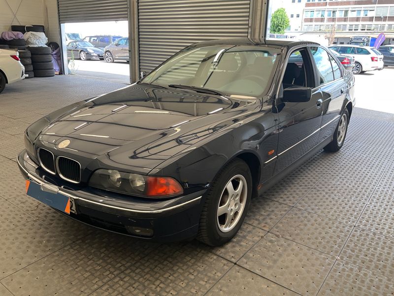 BMW 5er 520i — 1/8