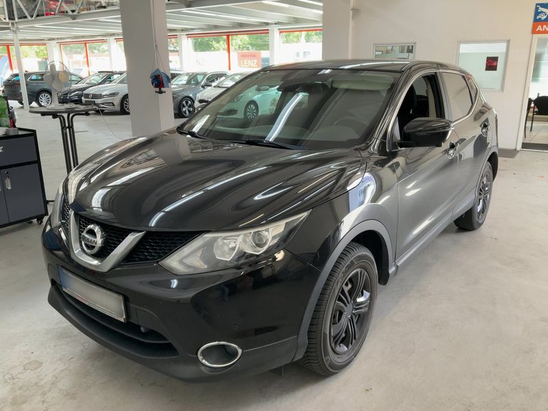 Nissan Qashqai 1.2 — 1/8