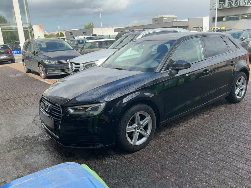 Audi A3 Sportback 30 TFSI — 1/8