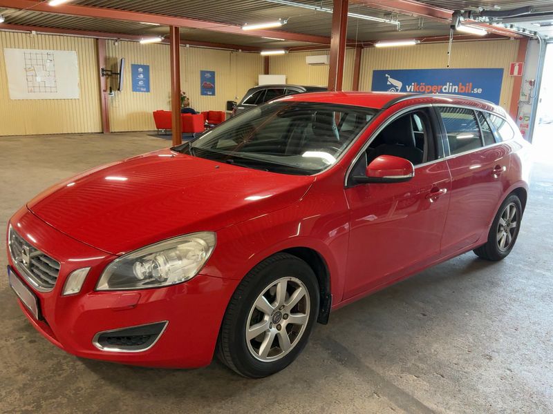 Volvo V60 1.6 T3 — 1/8