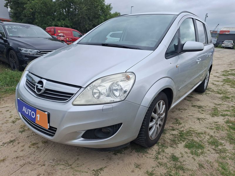 Opel Zafira 1.8 — 1/8
