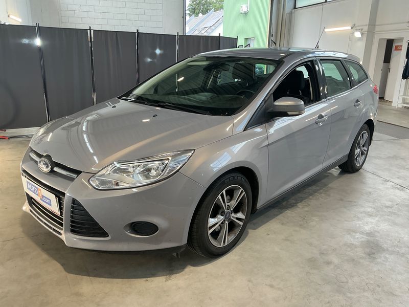 Ford Focus 1.0 EcoBoost — фото 1